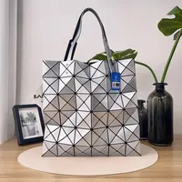 99新 Issey Miyake/三宅一生 六格银色/手提包/34867