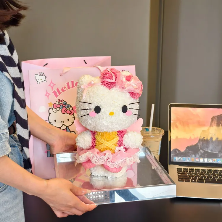 BLUEBELLS ROSE新款洛丽塔粉色hellokitty永生花可爱猫礼盒摆件