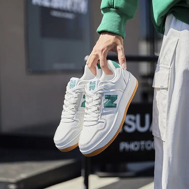 厂家直销春秋酷跑运动休闲鞋板鞋男百搭鞋女低帮情侣学生鞋潮流