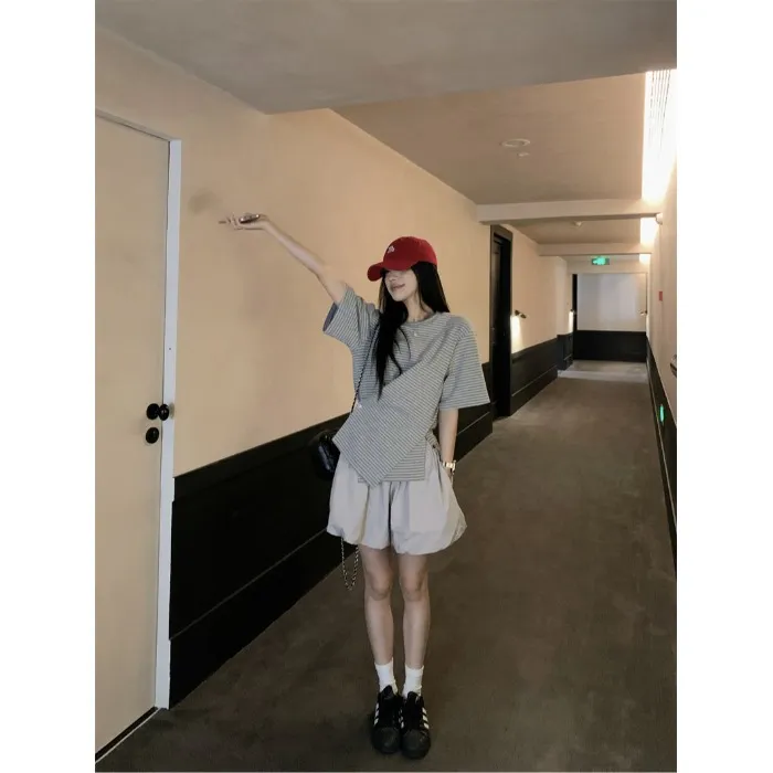 设计感条纹开叉不规则短袖T恤女装夏季百搭显瘦花苞裤短裤两件套