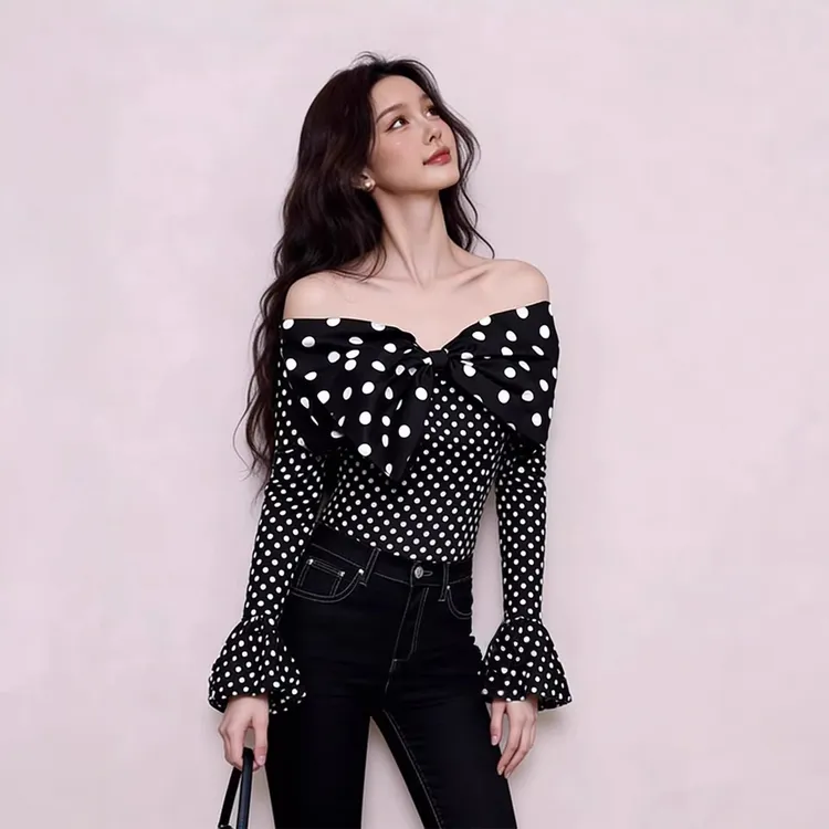 法式独特高级感超好看黑色波点一字肩衬衫高级感轻奢减龄洋气上衣