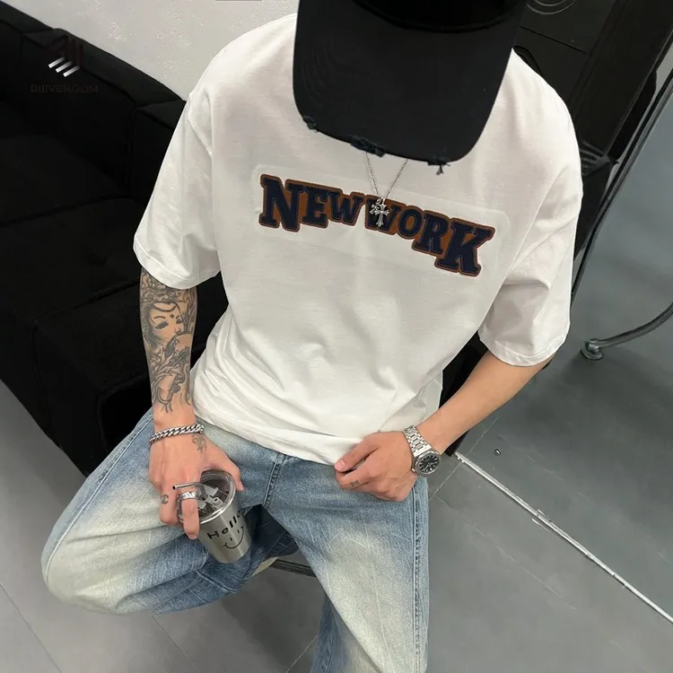 DIIIVERGOM夏季新款休闲短袖恤男圆领宽松字母贴布绣日常通勤半袖
