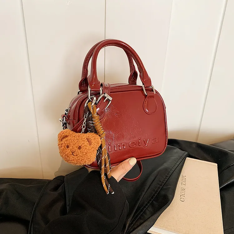 高级感复古小包包亲子新款秋冬流行百搭斜挎包超火手提保龄球包