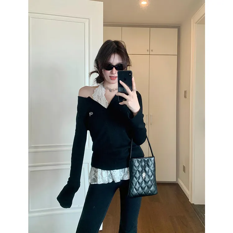 韩系甜辣风气质黑色长袖V领上衣搭白色挂脖蕾丝花边上衣两件套女