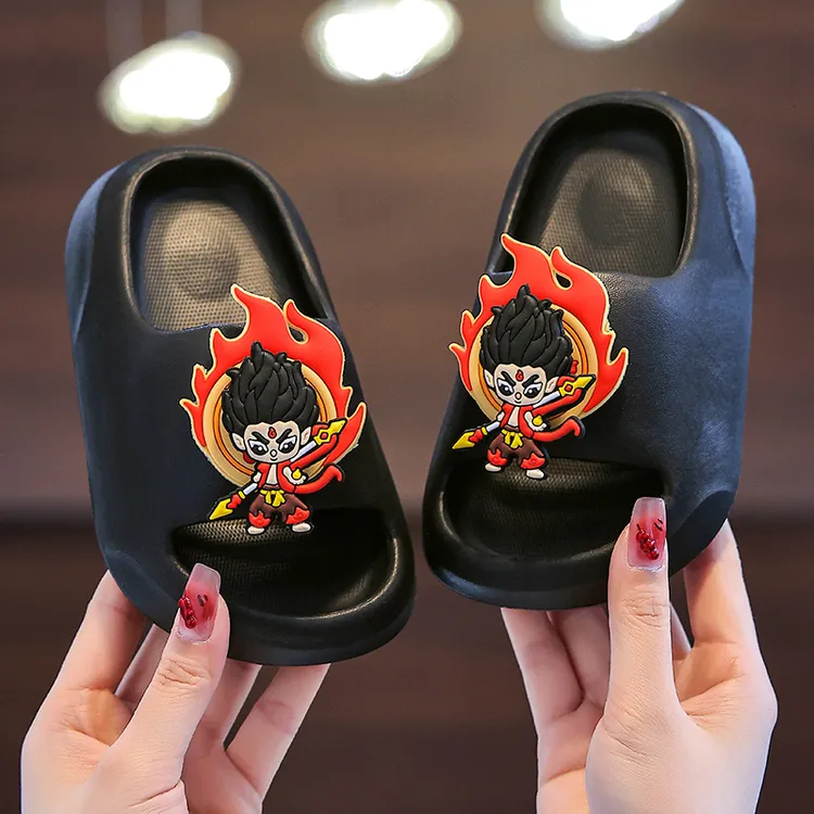 EVA旋转哪吒儿童拖鞋女童男童软底宝宝夏季防滑新款居家卡通厚底