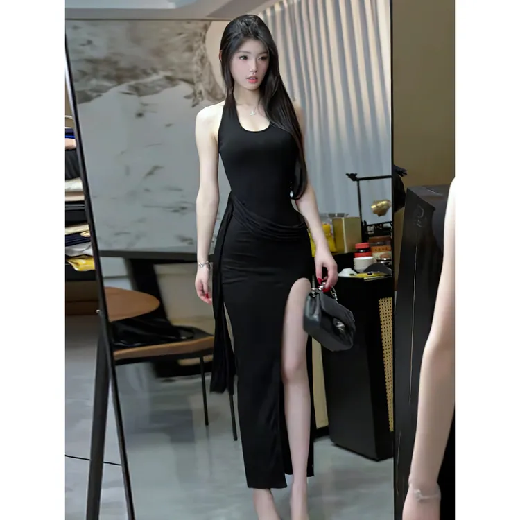 高级感纯欲修身显瘦褶皱飘带挂脖连衣裙女纯色性感露背开叉长裙子