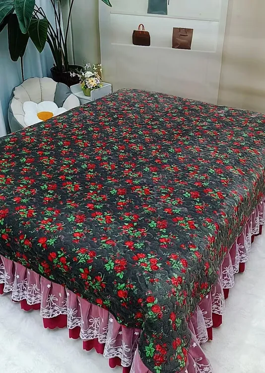 《宝宝绒床裙款床盖》冬季宝宝绒蕾丝刺绣单床盖