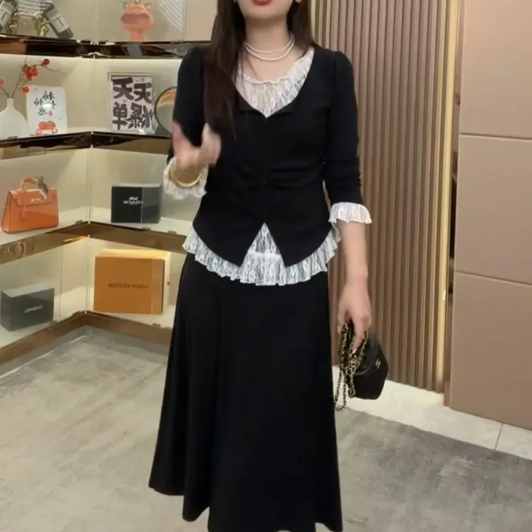 新款韩系显瘦蕾丝拼接假两件上衣半身裙时尚显瘦高级感两件套