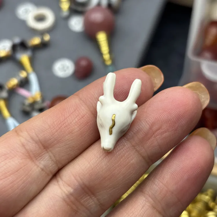 猛犸雕刻小鹿三通镶嵌24k文玩配饰卡11mm