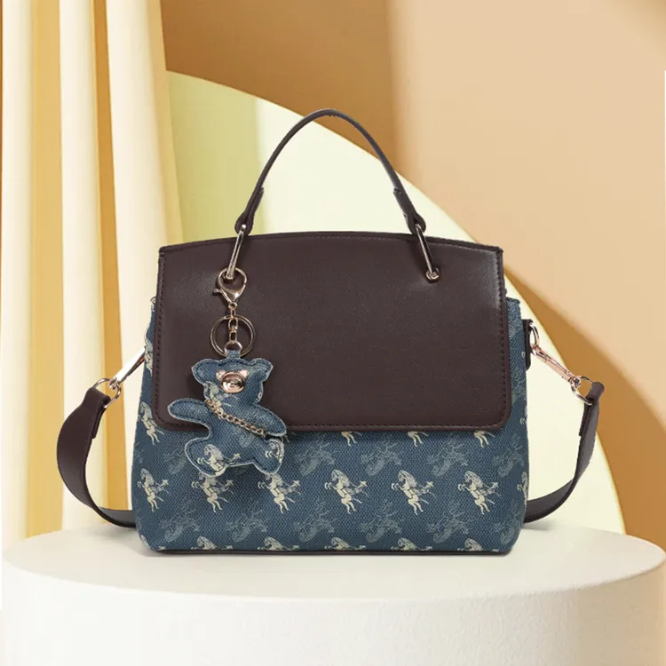 2025新款年轻妈妈包百搭手提包时尚通勤斜挎休闲包+小熊挂件