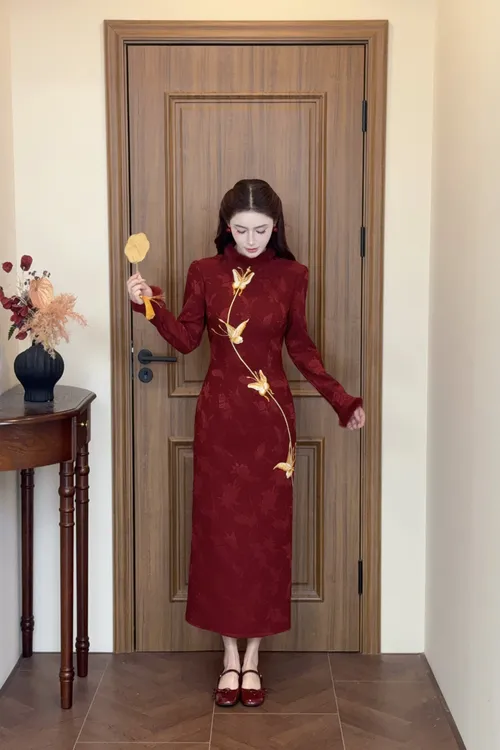 LiLi李李家【故梦】新中式暗纹提花蝴蝶刺绣新年战裙旗袍XMZH11337