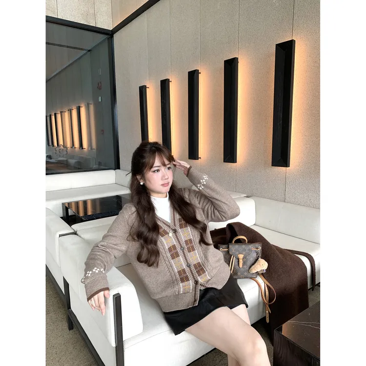 脚趾筋霍格沃茨 学院棕格纹针织厚毛衣开衫