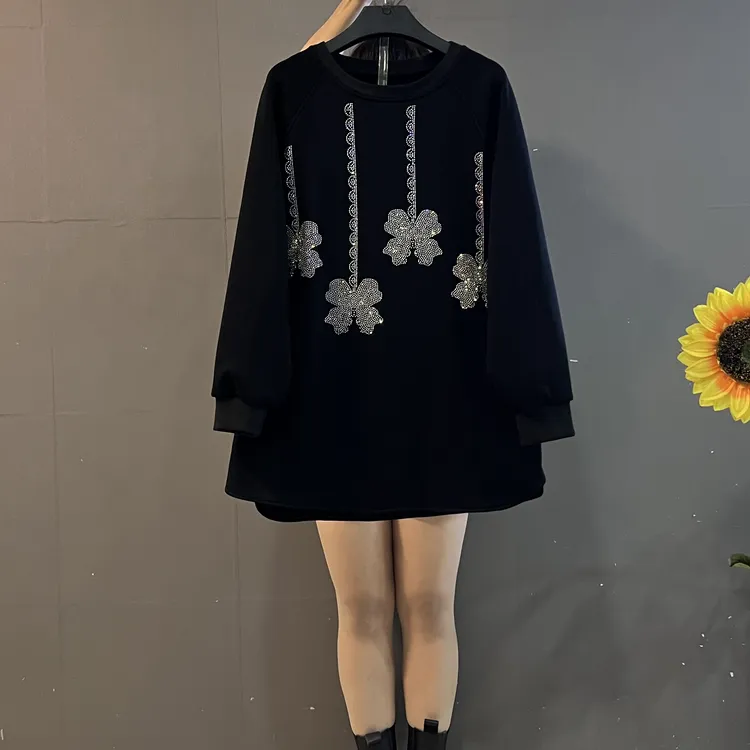 秋季新款时尚重工烫钻花朵高级感宽松遮肚显瘦加绒卫衣裙