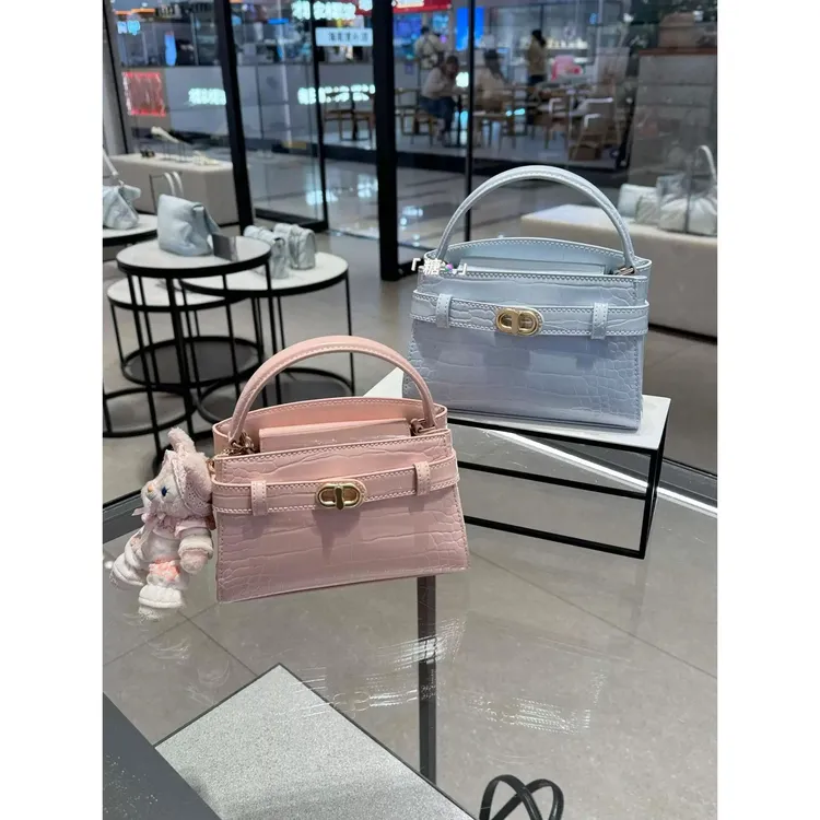 新款锁扣小方包女款中包新款休闲简约百搭小众设计时尚手提斜挎包