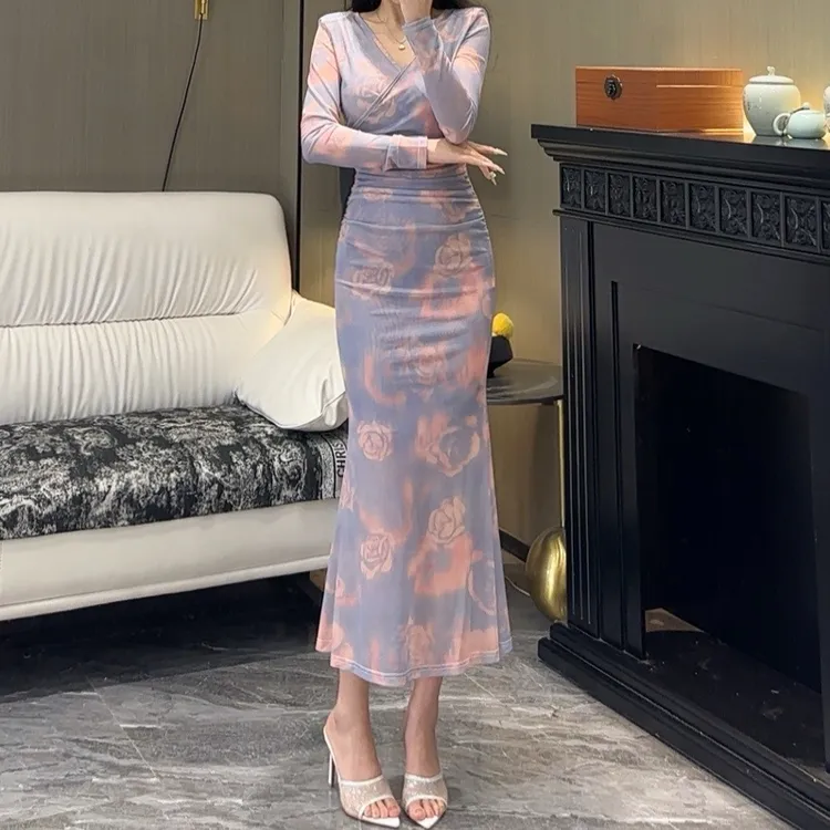 气质女人味轻奢V领长袖闲织时光显瘦包身修身时尚百搭鱼尾连衣裙