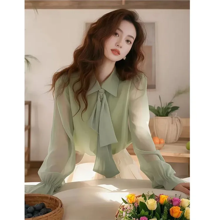 设计感蝴蝶结翻领衬衫上衣女2025年春季新款欧货气质纯色长袖小衫