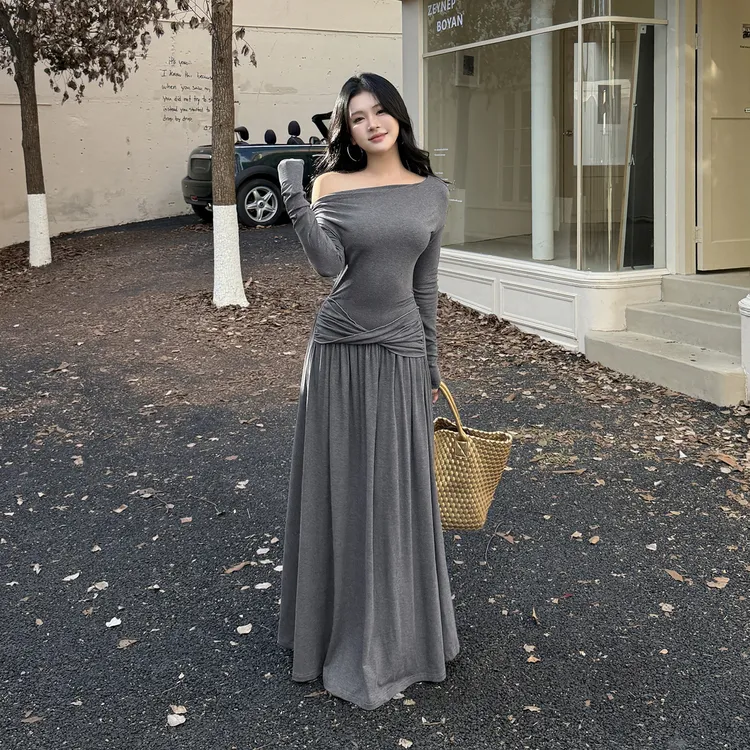 KaDaiShan 灰色长袖一字肩斜肩连衣裙秋季新款简约休闲风收腰裙子