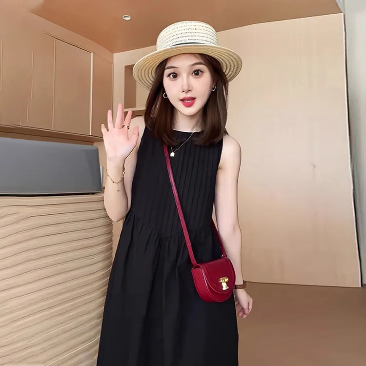 法式黑色无袖连衣裙漂亮气质小黑裙褶皱设计感简约休闲裙子女夏季