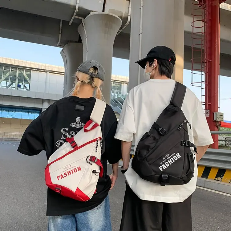 潮酷洋气大容量胸包新款春夏时尚男女孩外出斜挎包休闲背包简约