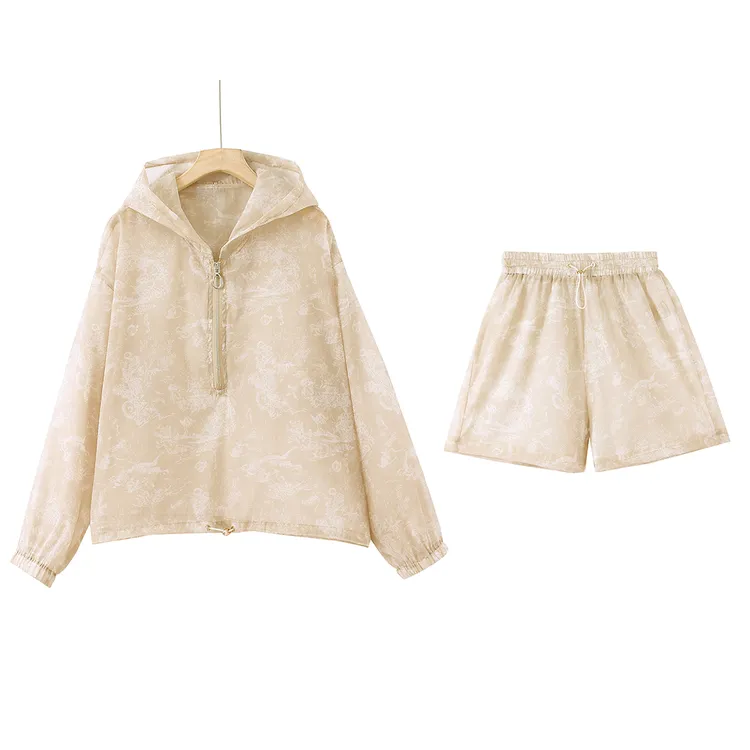 门店42&9！宣纸防晒套装」轻薄提花连帽上衣休闲短裤两件套女C21984