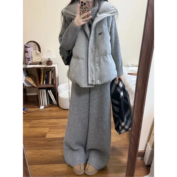 2025冬季新款灰色无袖时尚棉马甲女款马夹棉服外套针织开衫三件套