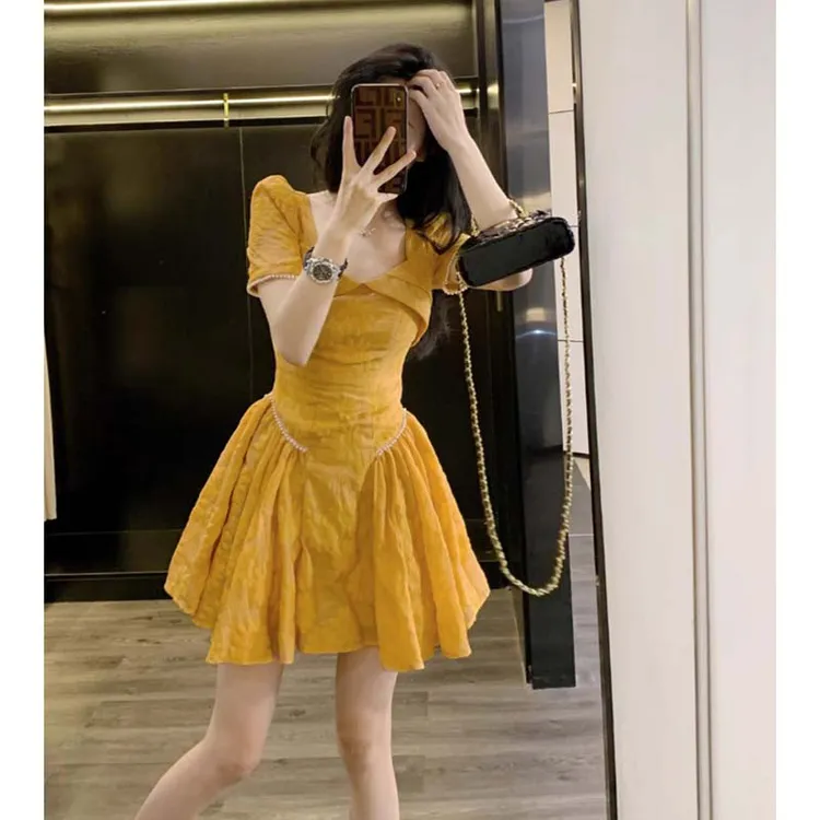 【文文】【有里布】连衣裙夏季设计感高级复古气质收腰a字短裙女D2111