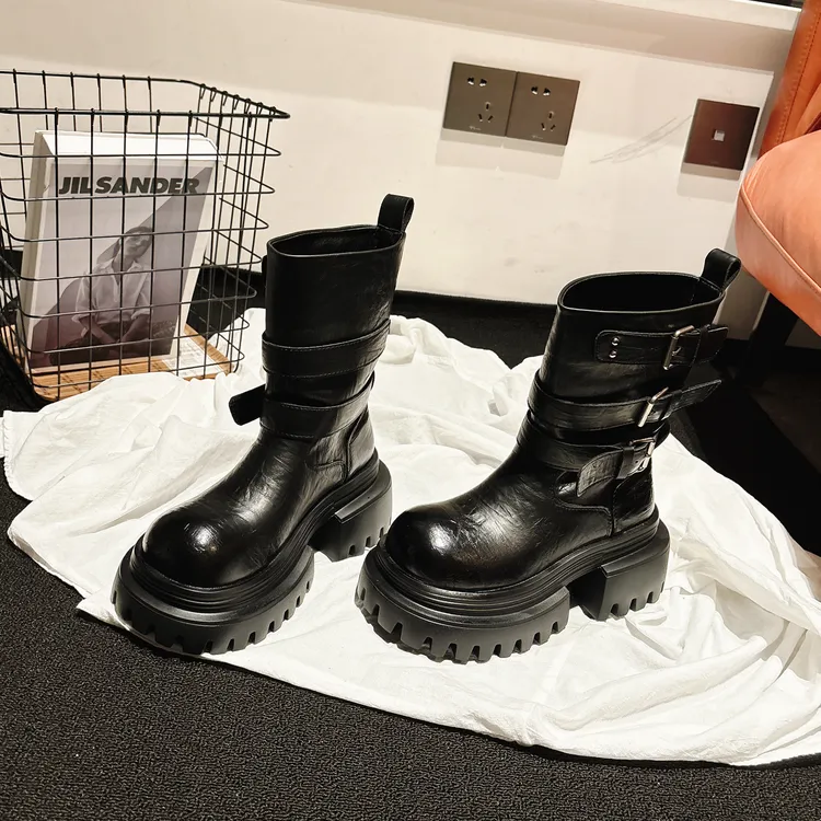 8CM增高~轻便厚底皮带扣马丁靴女2025冬新款短筒骑士靴ins风短靴