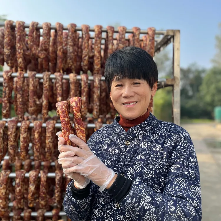 农家手工原味糯米香肠腊肉咸味餐饮食材风干腊肠