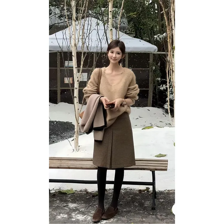 2025韩系秋冬季新款修身显瘦U领上衣气质时尚网红穿搭半身裙套装