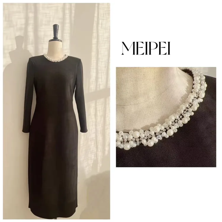 MEIPEI [香风小黑裙]立体剪裁加绒钉珠连衣裙24122799/24122788