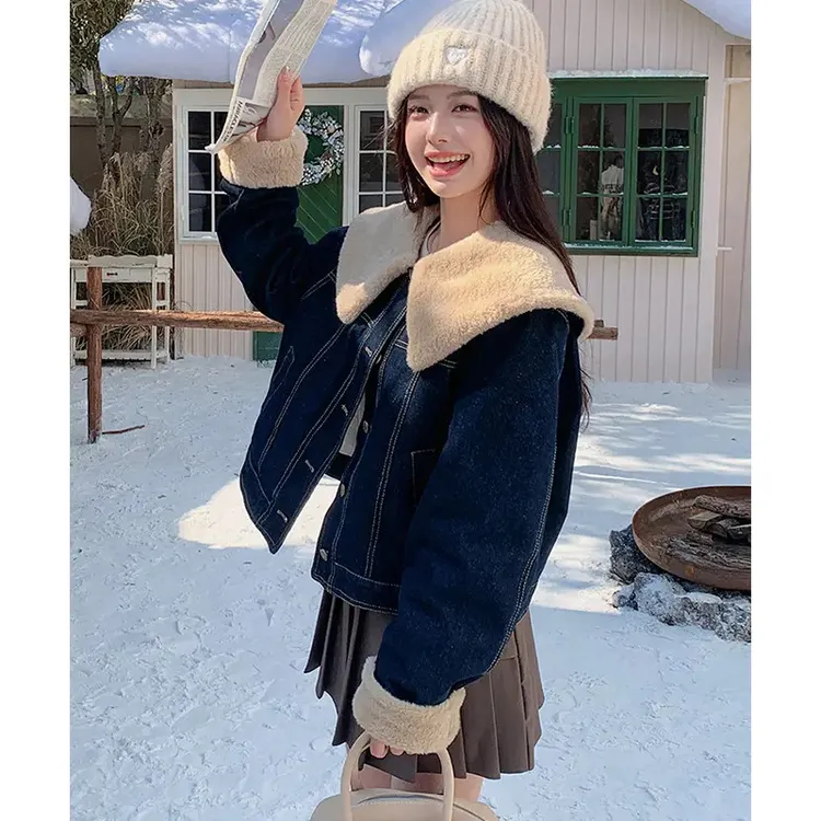 蓝色设计感时尚减龄牛仔棉服女2025冬季新款拼接毛绒大翻领外套
