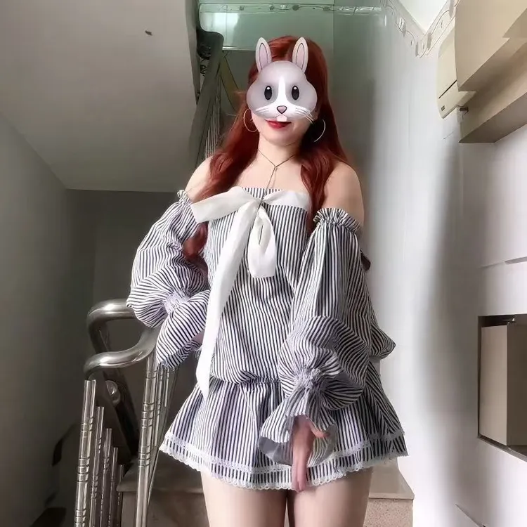 巧妹甜辣条纹蝴蝶结法式连衣裙新款显瘦气质蓬蓬短裙秋季清新可爱