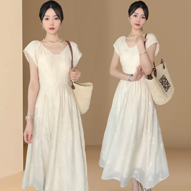 法式温柔风v领短袖连衣裙女2025新款夏季高级感收腰显瘦a字长裙子