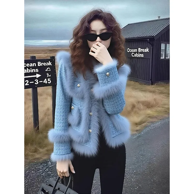 2025新款今年流行爆款巨好看初冬穿搭蓝色小香风毛毛拼接加厚外套