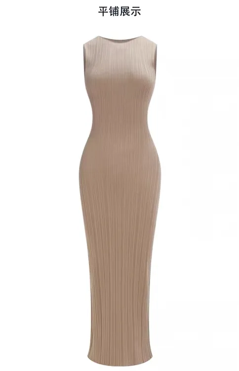 温润如玉～新款纯欲肌理感性感修身连衣裙显白针织圆领长裙后裙子
