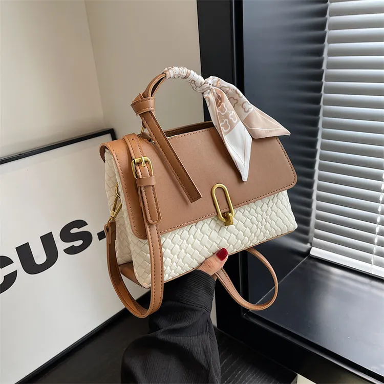 包包女通勤上班专用单肩包2025新款爆款女款便携百搭气质斜挎包