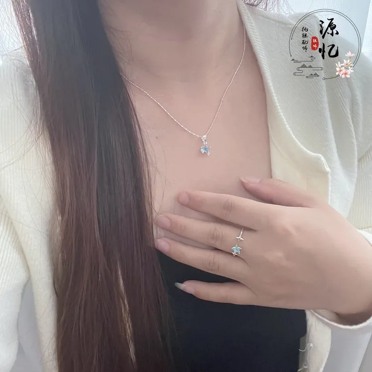 坠链均足银仿水晶 简约轻奢时尚蓝色五角星项链