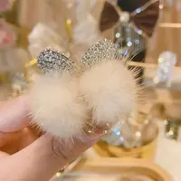 T92轻奢闪钻樱桃毛球小抓夹