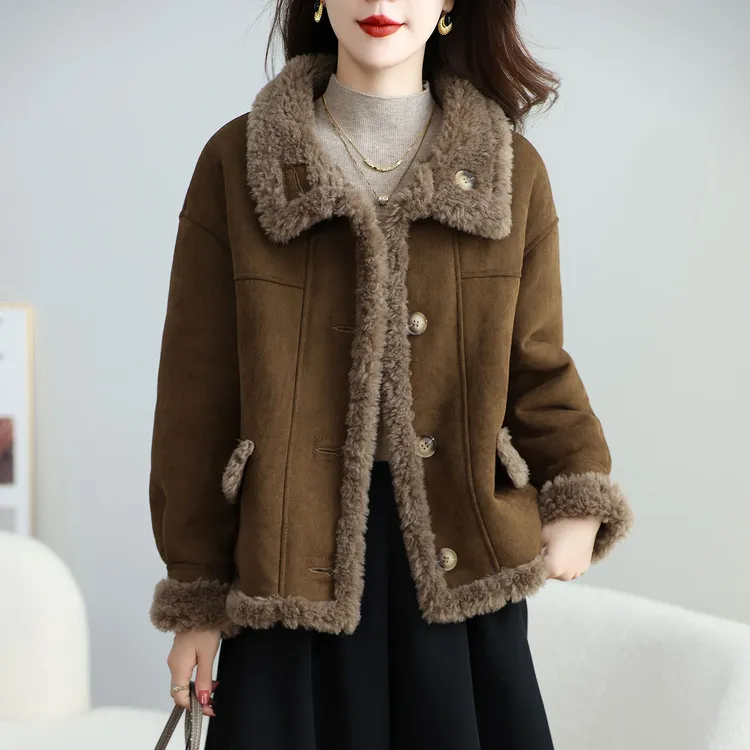 爆款皮毛一体羊羔毛保暖加厚外套女短款2025冬季新款保暖大衣