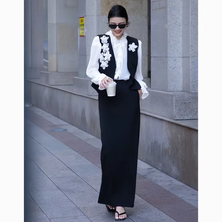 ZEROYK法式轻熟风职业套装女高级感立体花朵马甲衬衫半身裙三件套