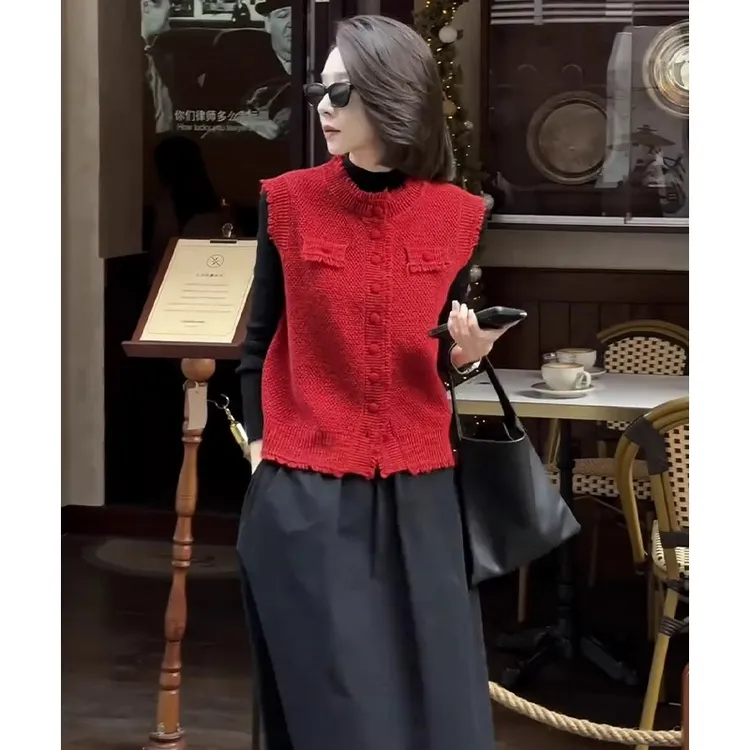 早春休闲无袖针织马甲女时髦洋气减龄背心马夹时尚设计感开衫上衣