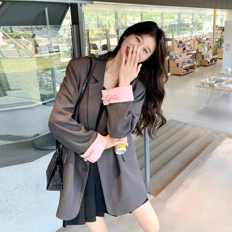 新中式复古盘扣撞色西装外套2025春秋新款小众韩系氛围感流行西服