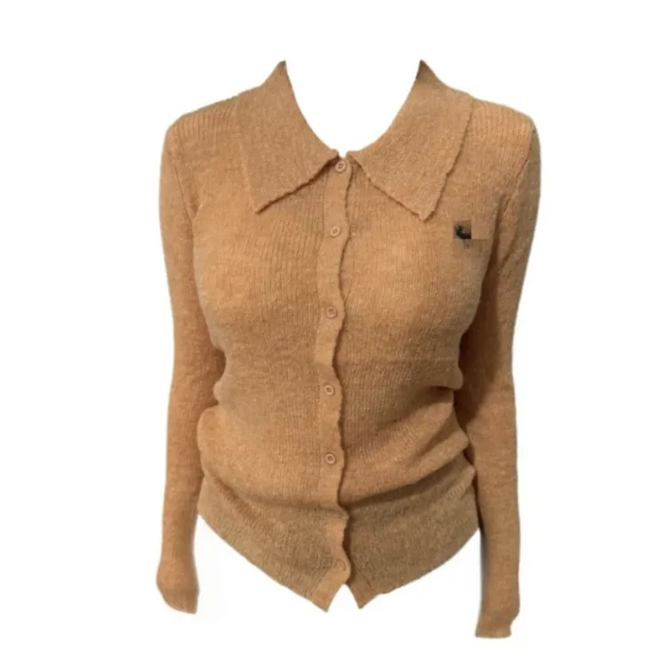 依里 微胖mm韩系polo领刺绣针织开衫女秋冬修身显瘦软糯毛衣上衣