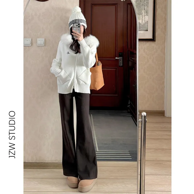 美拉德棕咖色厚实不贴腿高腰微喇牛仔裤女秋冬宽松显瘦拖地马蹄裤