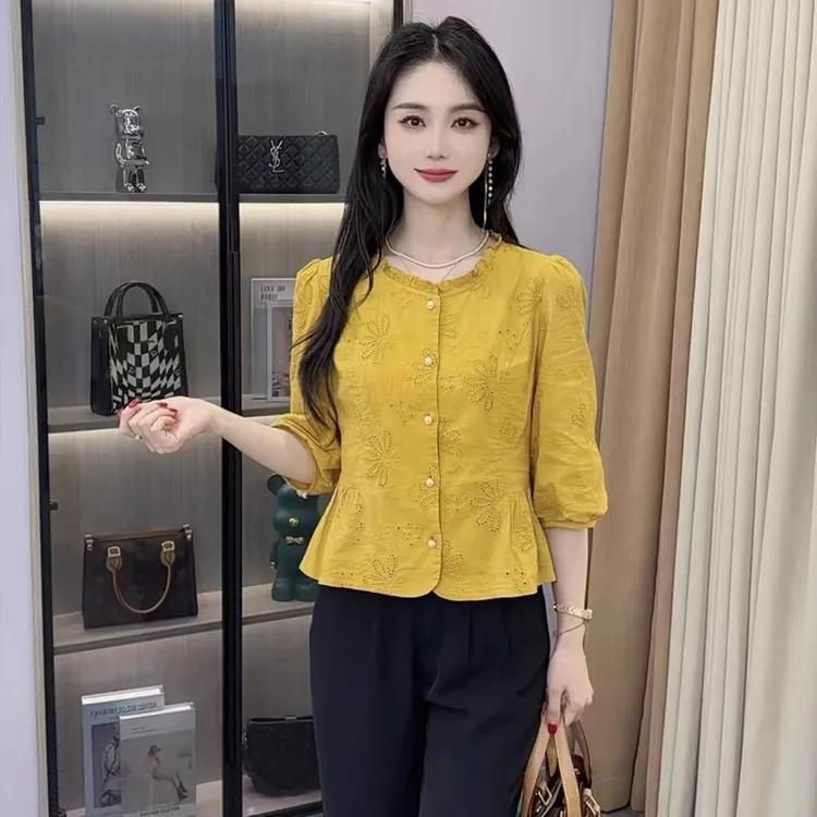 衬衫女2025早秋新款时髦洋气法式花边圆领短款减龄百搭七分袖上衣