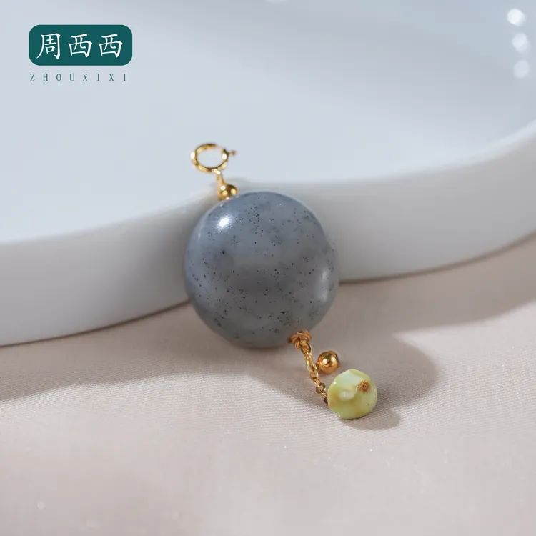 周西西精美18K点墨路路通吊坠17.5mm时尚气质百搭多样性发货19681