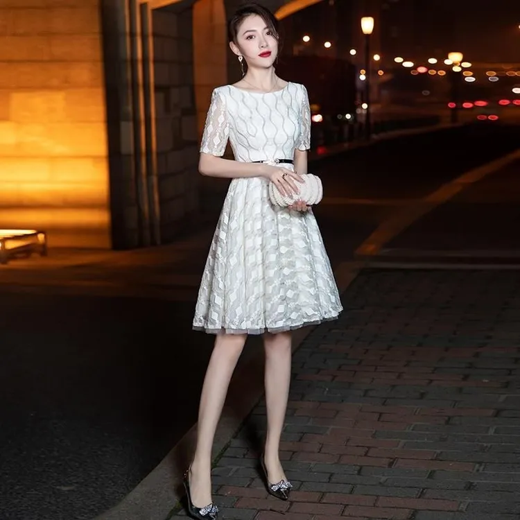 白色小晚礼服女平时可穿名媛宴会气质显瘦轻奢高端生日主持人裙夏