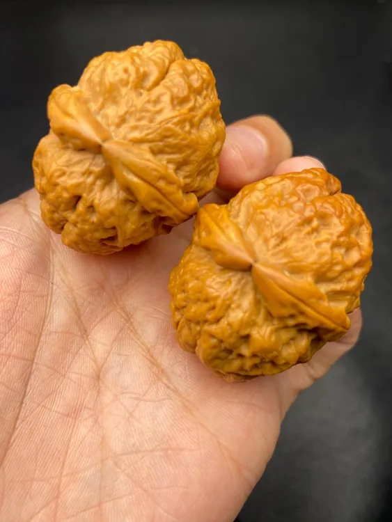 云南铁核桃 文玩核桃 40尺老蟾头发货图片同款随机一对