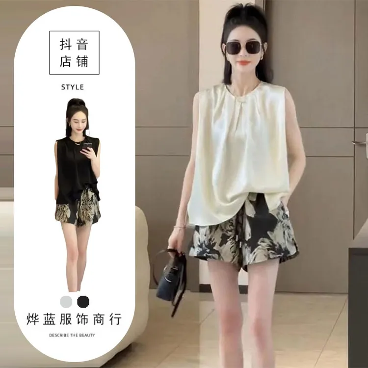 法式圆领无袖衬衫女夏季新款压褶设计感洋气上衣印花阔腿短裤套装