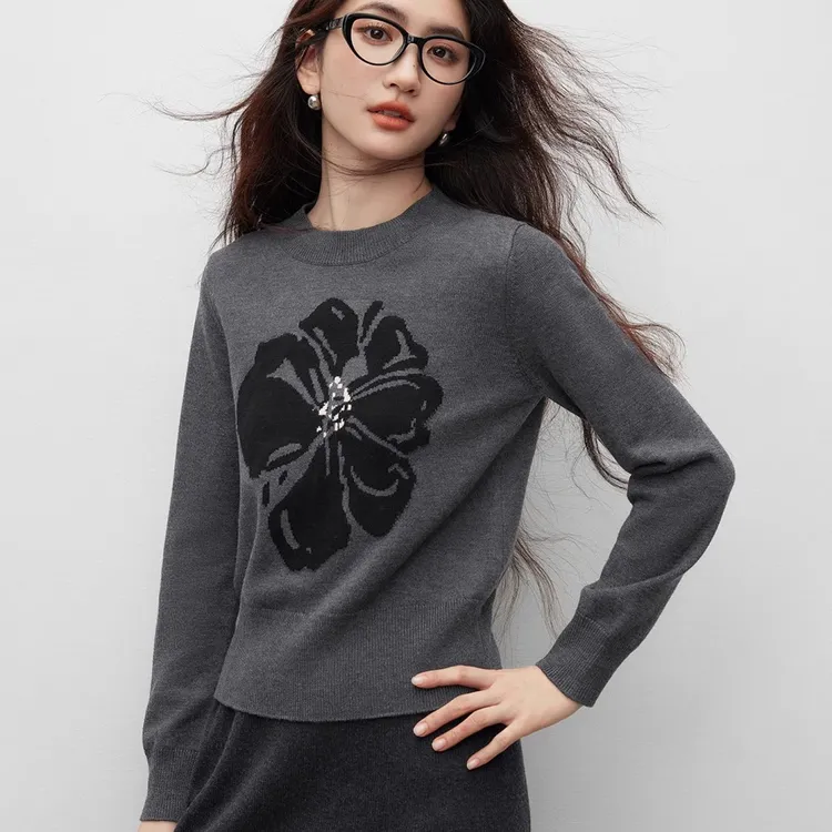 秋冬新款加厚拼色花朵提花设计舒适简约气质百搭圆领针织衫上衣女